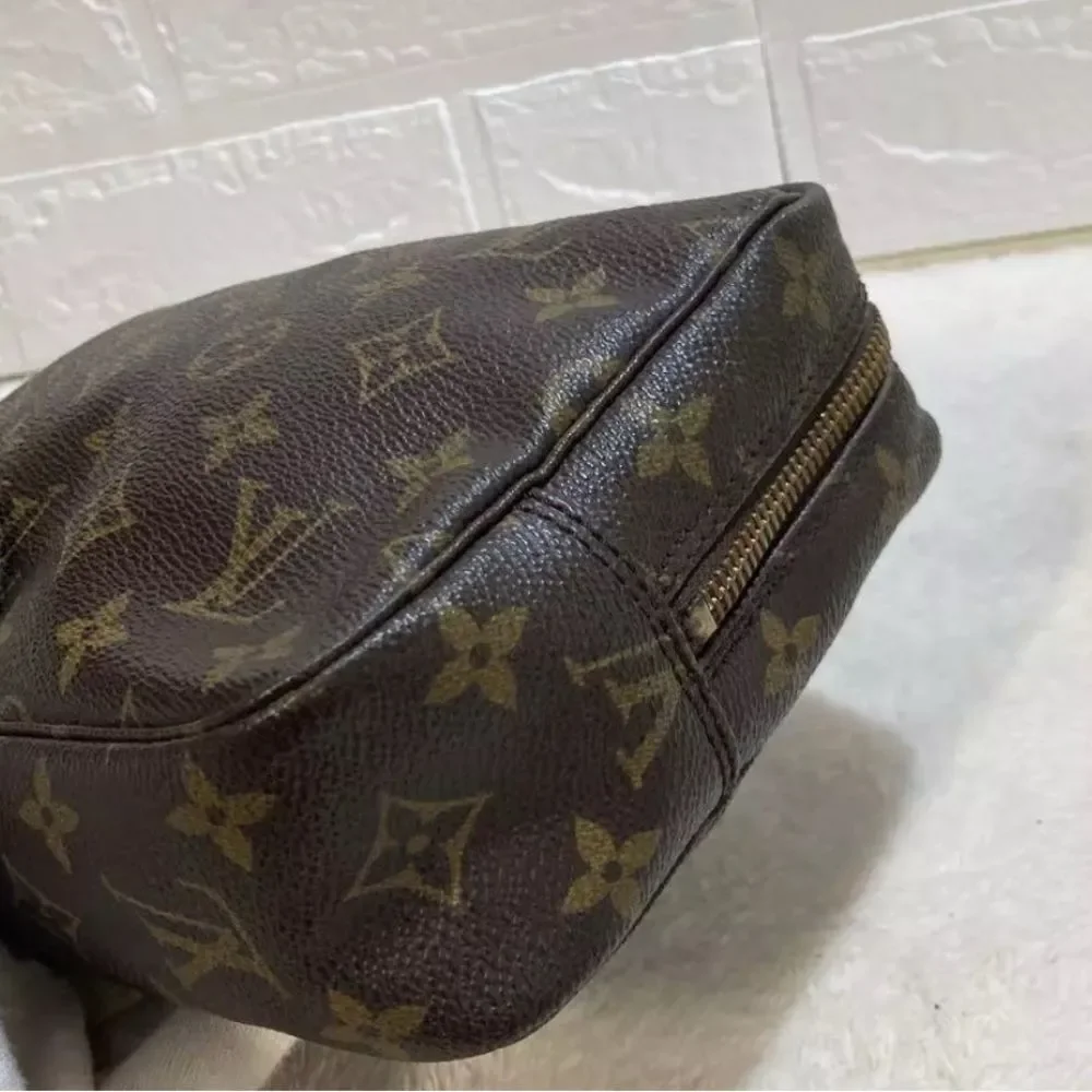 AUTHENTIC VTG  *Louis Vuitton* VTG Trousse? Vanity Cosmetics Travel Case Bag